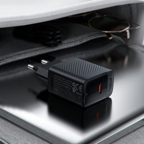 بكج شاحن أيس فاست (Acefast A82) سريع بقوة 20 واط مع كابل USB-C إلى Lightning، تقنية GaN المتطورة وحماية ذكية للأجهزة - أسود product thumbnail 2