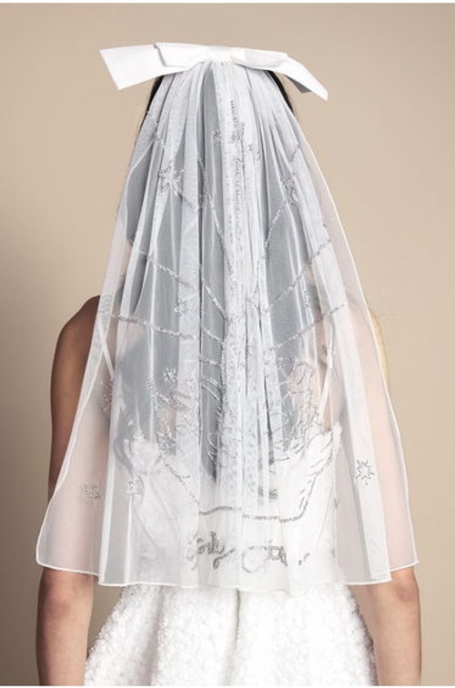 Happily Ever After Swan Veil With Bow product thumbnail 2