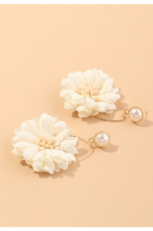 Captivating Blossom Pearl Earrings in Cream product thumbnail 4