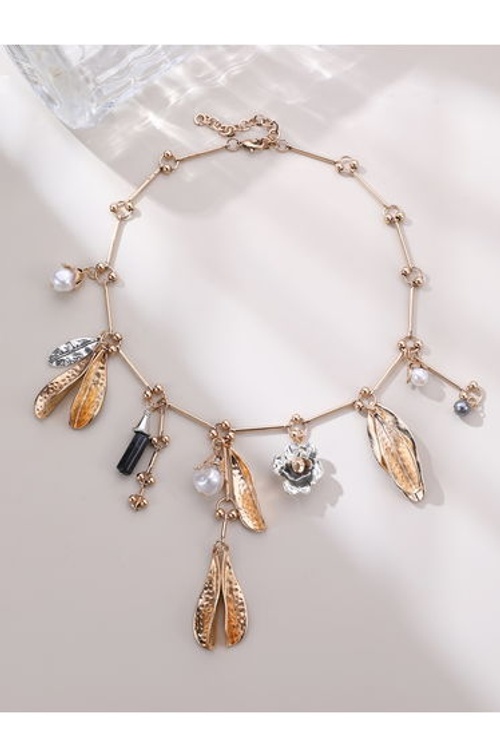Gold Pendant Necklace product thumbnail 3