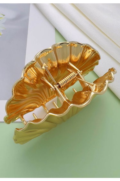 Glossy Golden Shell Hair Claw product thumbnail 4